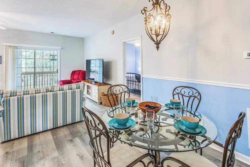 Condo w/ Pool Access, 1 Mi to Cherry Grove Beach!