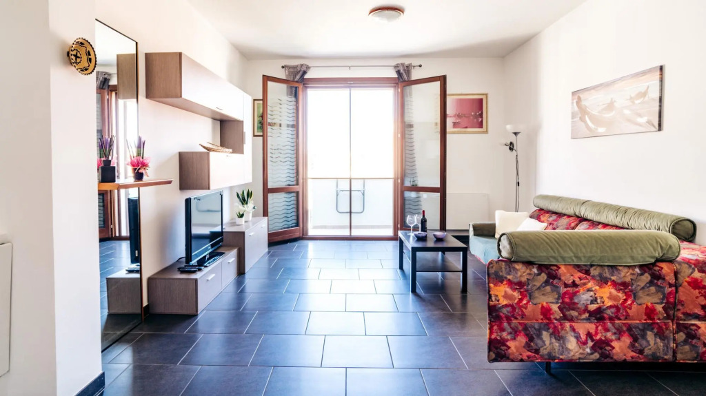 Welcomely - Senyera Apartment