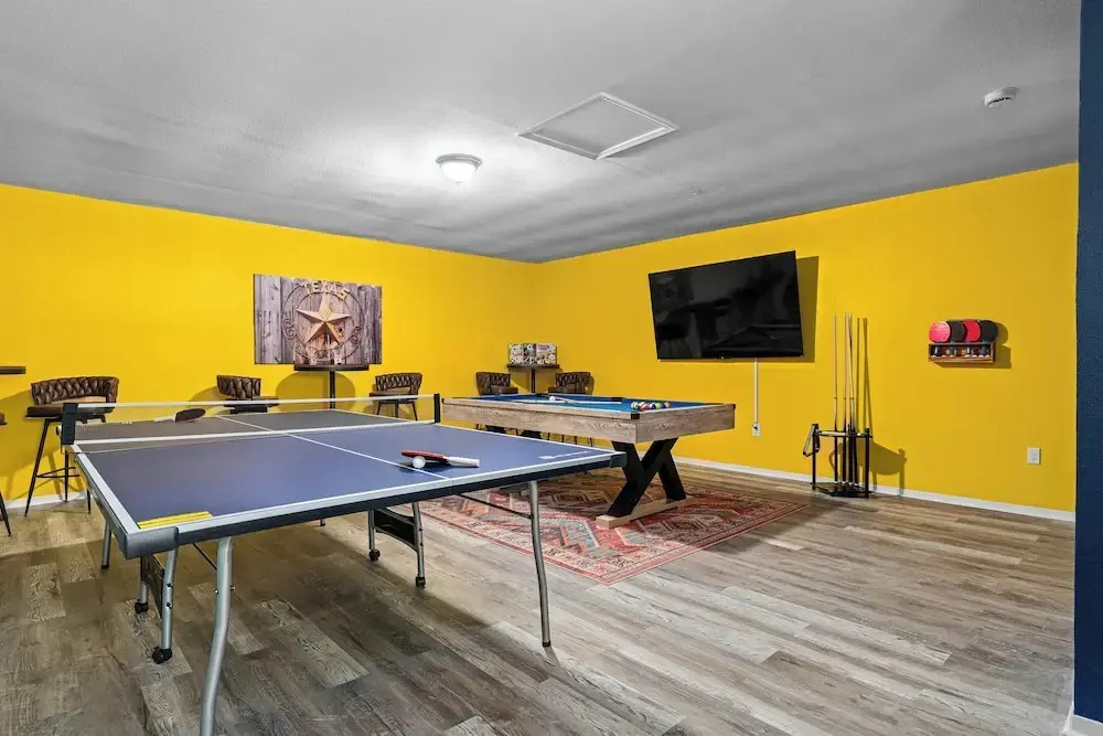 Mini Golf, Arcade & Fire Pit! San Antonio Home