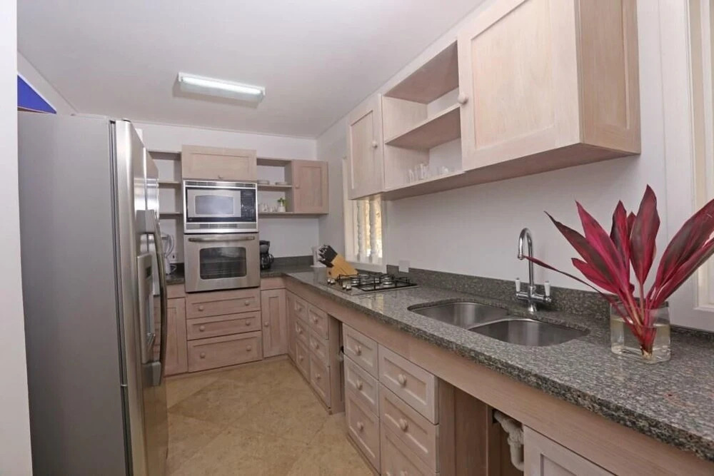 Book With Confidence Relaxed Cancellation Policy - Seafront Swim-up Bar Wifi
