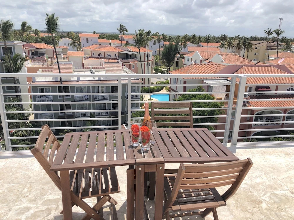 Truecost Rooftop Pool
