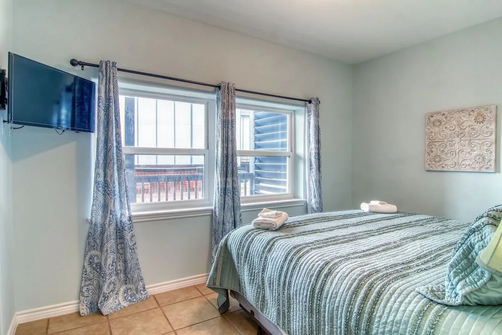 Sol Mate Siv33 2 Bedrooms 2 Bathrooms Condo