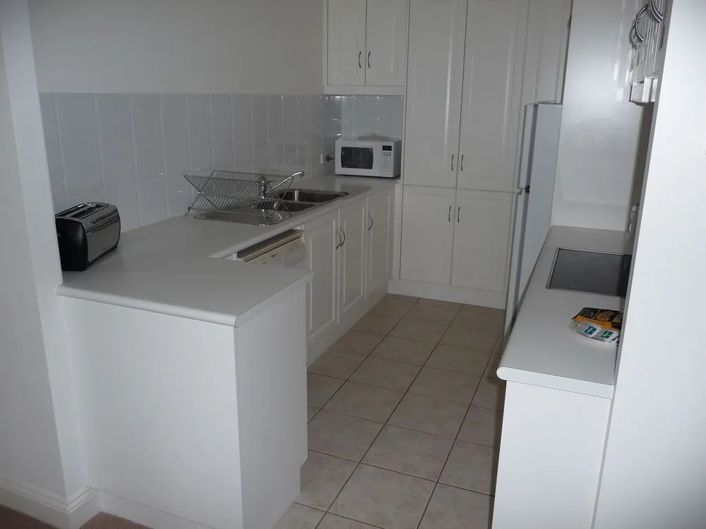 City Escape 2BD in Adelaides East End 4