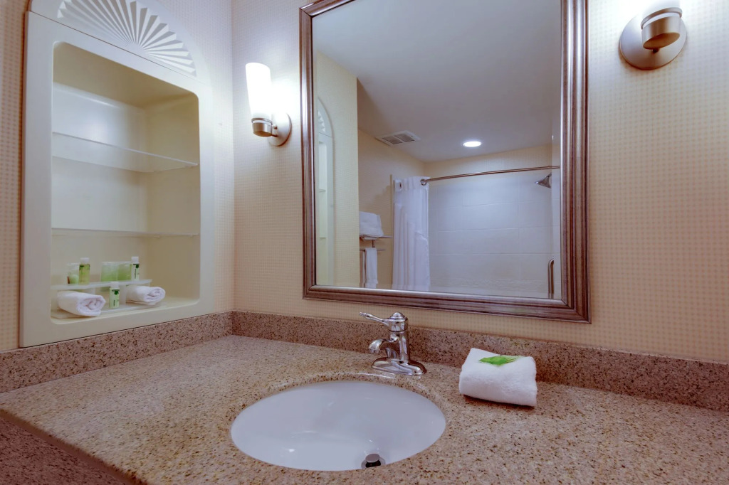 Holiday Inn Express Hotel & Suites Greensboro-East by IHG