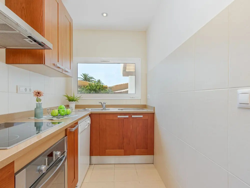 Villa in Empuriabrava With Private Pool & Mooring