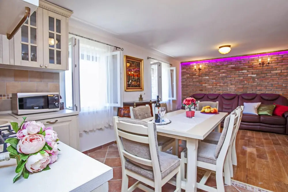 Stone House San Pelegrin