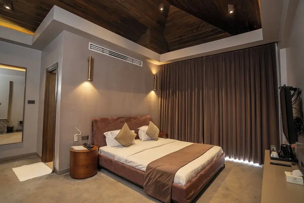 Valentia The Exotic Boutique Hotel - Pure Veg