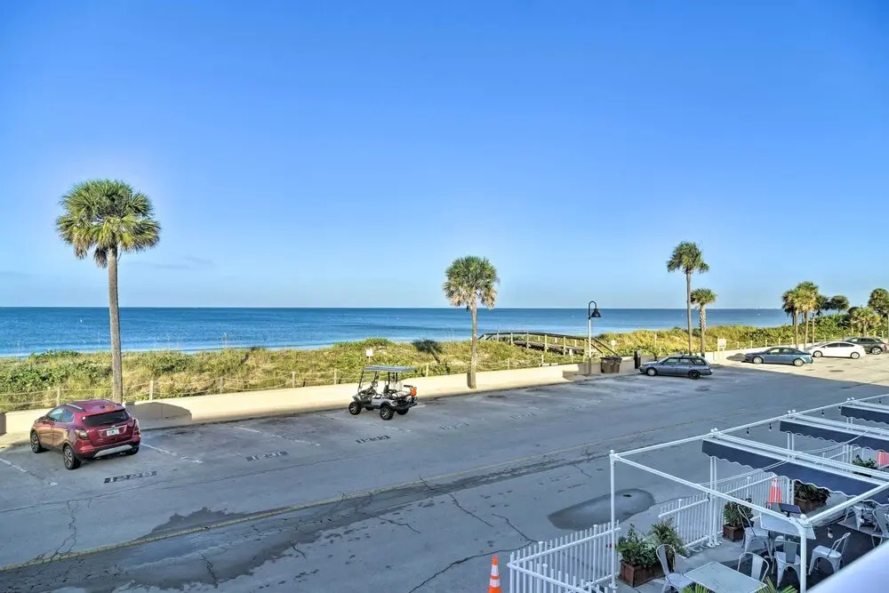 Idyllic Pass-a-grille Studio - Walk to the Beach!