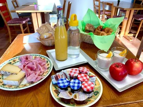 MOUNTAIN HOTEL Osteria di MONTAGNA La Peonia Monte Generoso