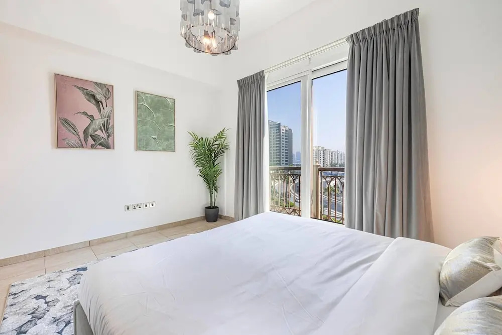 Palm Jumeirah - 2br - New Furnished - Next To Mall
