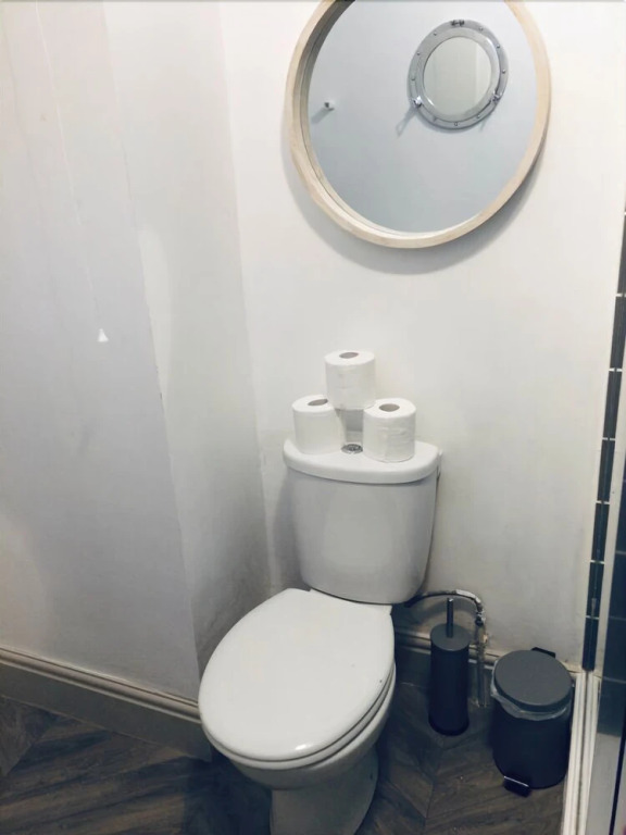Air Sanitizers and Full Anti-Bacterial Cleaning Between Guests - Zoe's Place