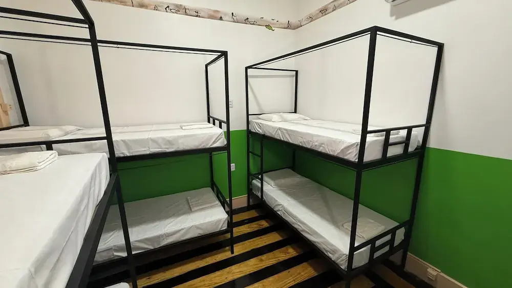 Mangueirosa Hostel