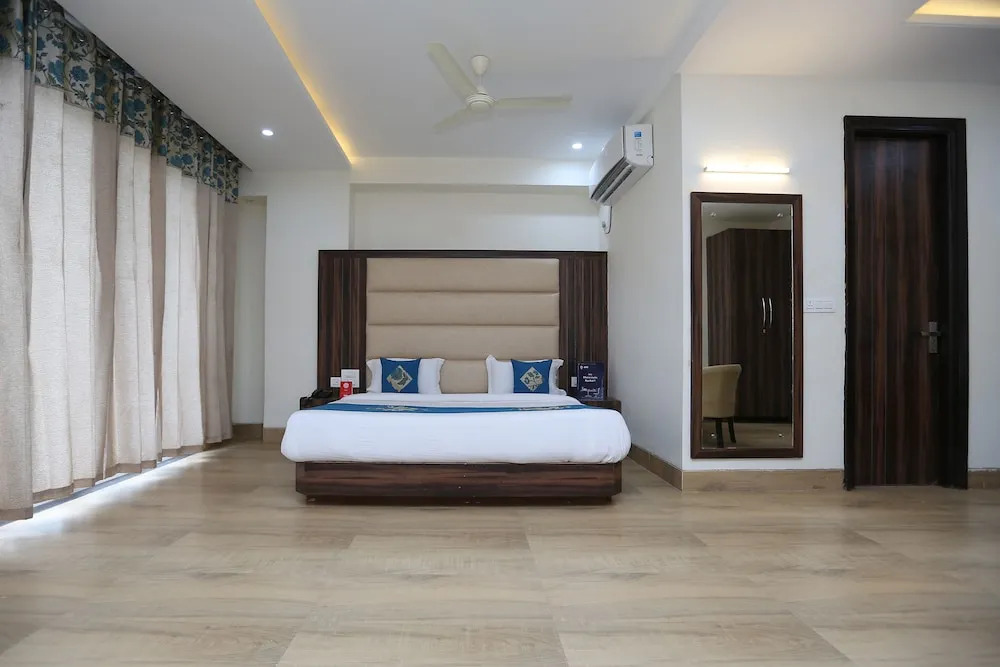 OYO 9667 Sashtrdhara Road