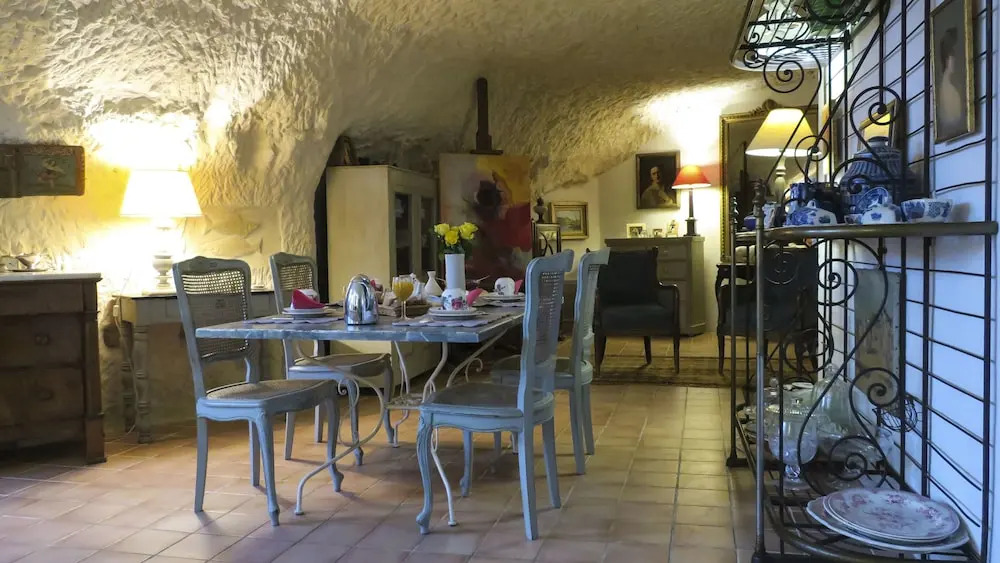 La cave de léperon troglodyte
