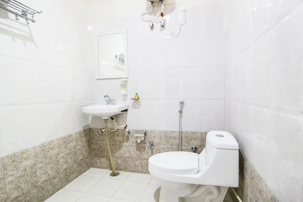 FabHotel Landmark Awadh