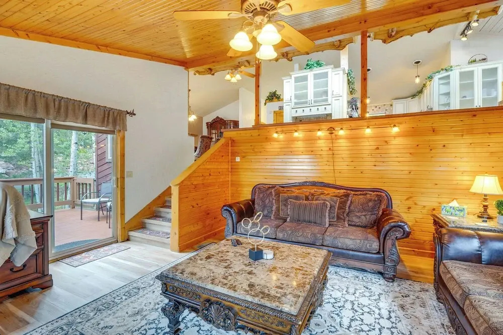 330760: Home w/ Hot Tub - 11 Mi to Rainbow Falls