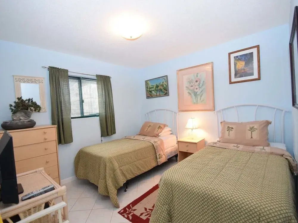 Seabay Vista II 303 2 Br condo by RedAwning