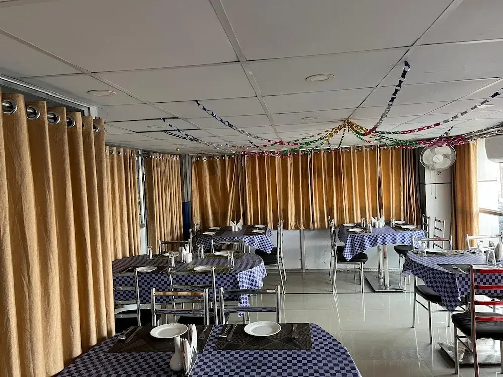 The Ritz By OYO Rooms