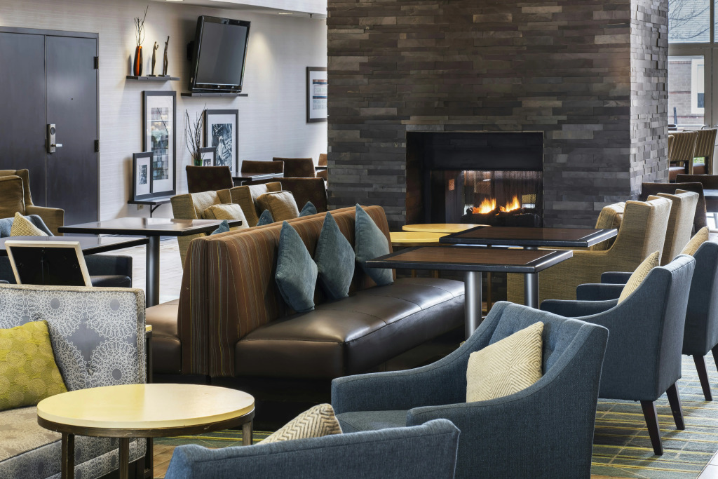 Hampton Inn & Suites Lincolnshire