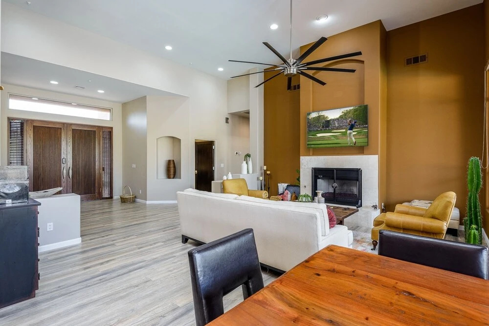 Casa Monument 3 Bedroom Home by RedAwning