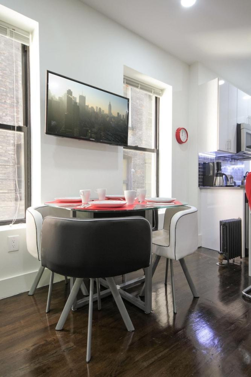 Washington Heights - Beautiful 3 Bedroom Apartment - RNU 65224