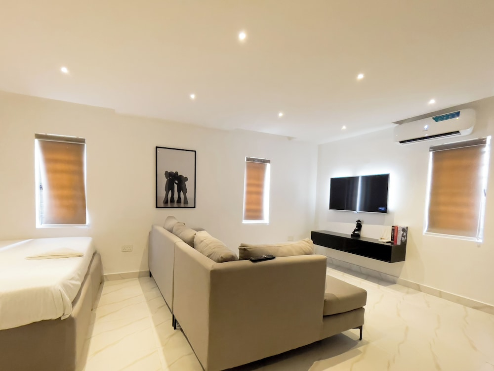 Luxe Apartments