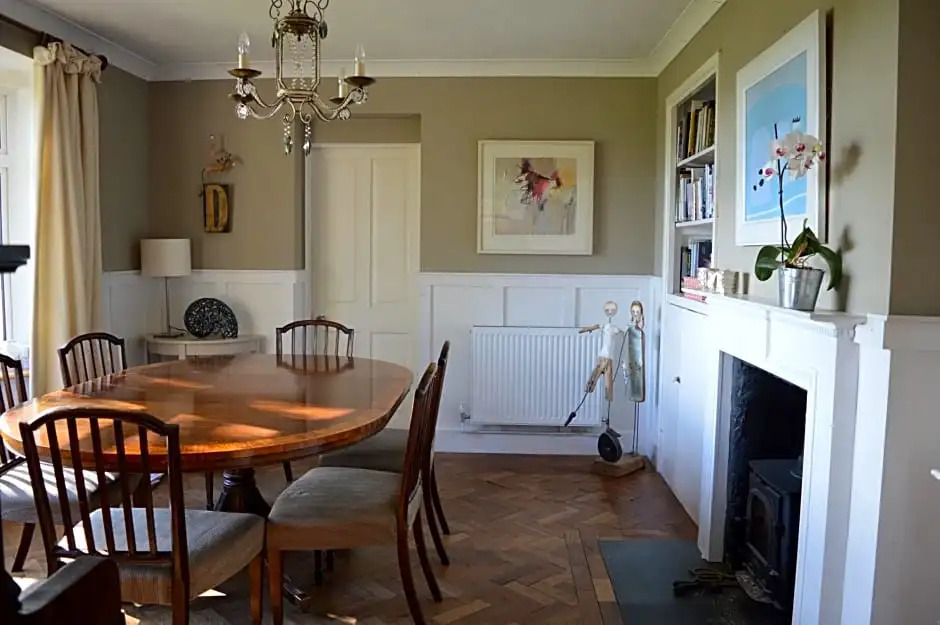 Hill House B & B & Luxury Shepherds Huts