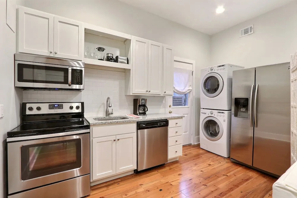 Gallery Stays - Parkside Suite