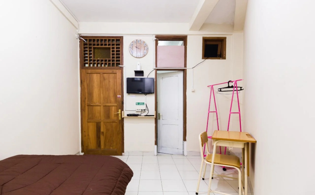 PELE Backpacker Guesthouse