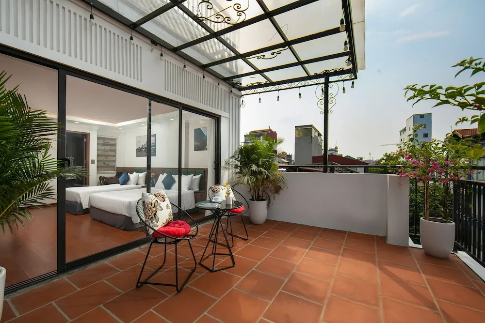 Hanoi Vacanza Premier Hotel