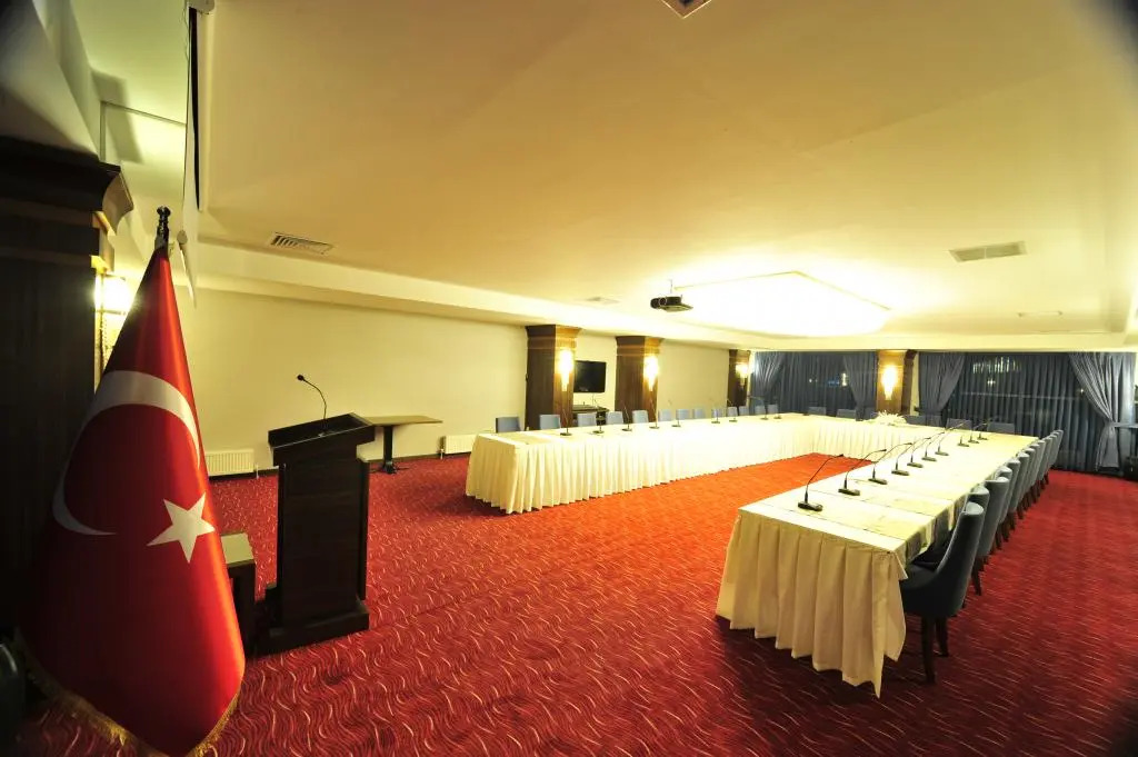Grand Cenas Hotel
