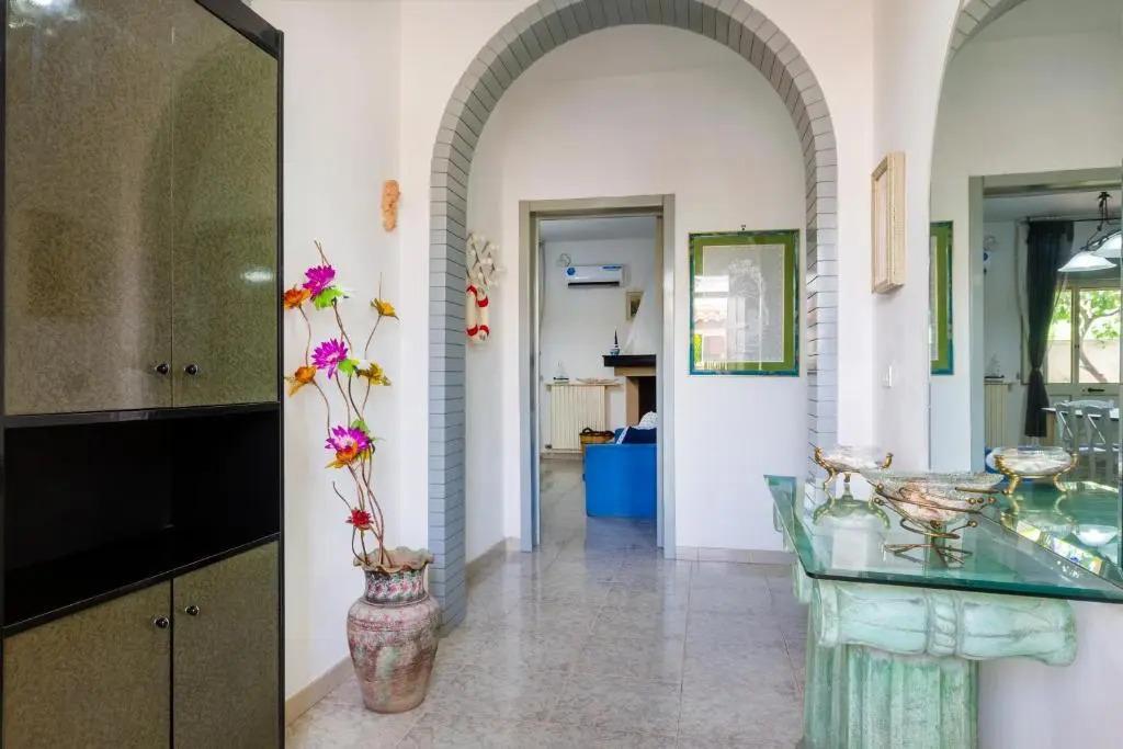 Air-conditioned Villa 300 Meters From Porto Cesareo Beach With Parking