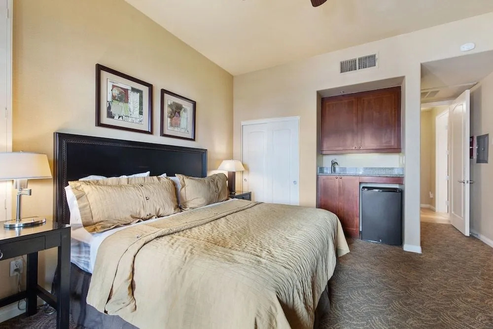 Deluxe King Casita 1 Bedroom Condo by RedAwning