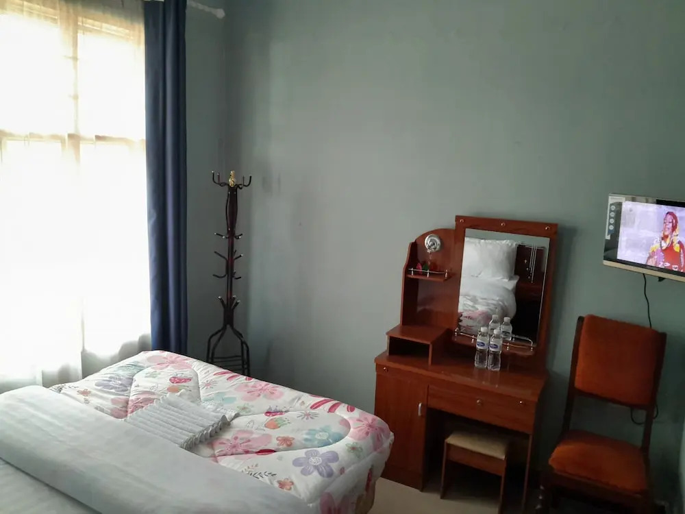 Highland Breeze Avacado Hotel