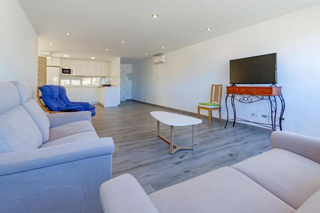 Amplio y acogedor apartamento renovado con piscina AL124