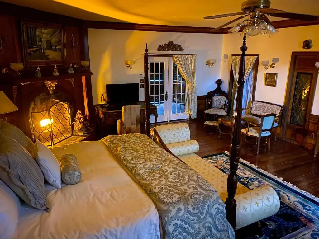Hogan House at Rose Hill B&B