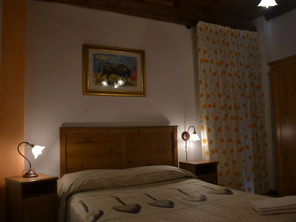 Welcoming Farmhouse in Monticiano with Garden