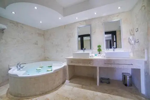 Savoy Hotel Boutique