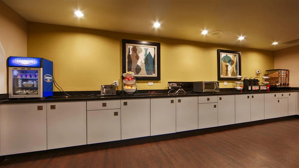 Best Western Douglas Inn & Suites