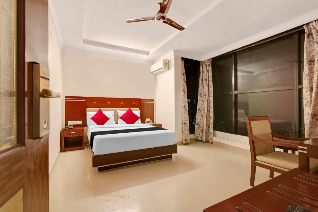 Capital O 11148 Amethyst Business Hotel