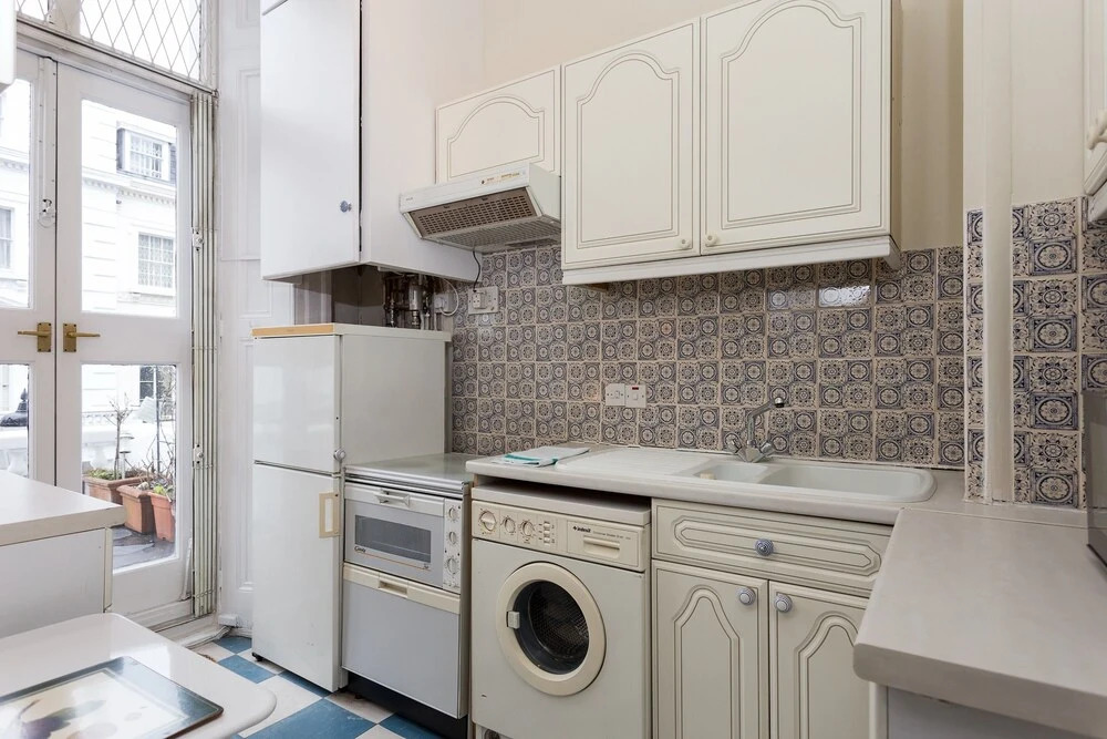 2 Bedroom Apartment In Knightsbridge