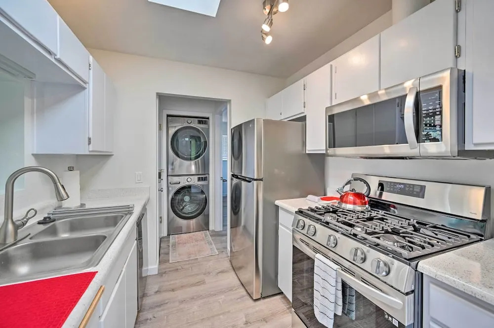 Quaint Sedona Cottage w/ Backyard + Views!