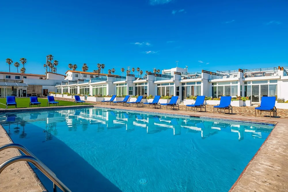 Dog-friendly Suite With Kitchenette, Heated Outdoor Pool, Hot Tub, Terrace, AC