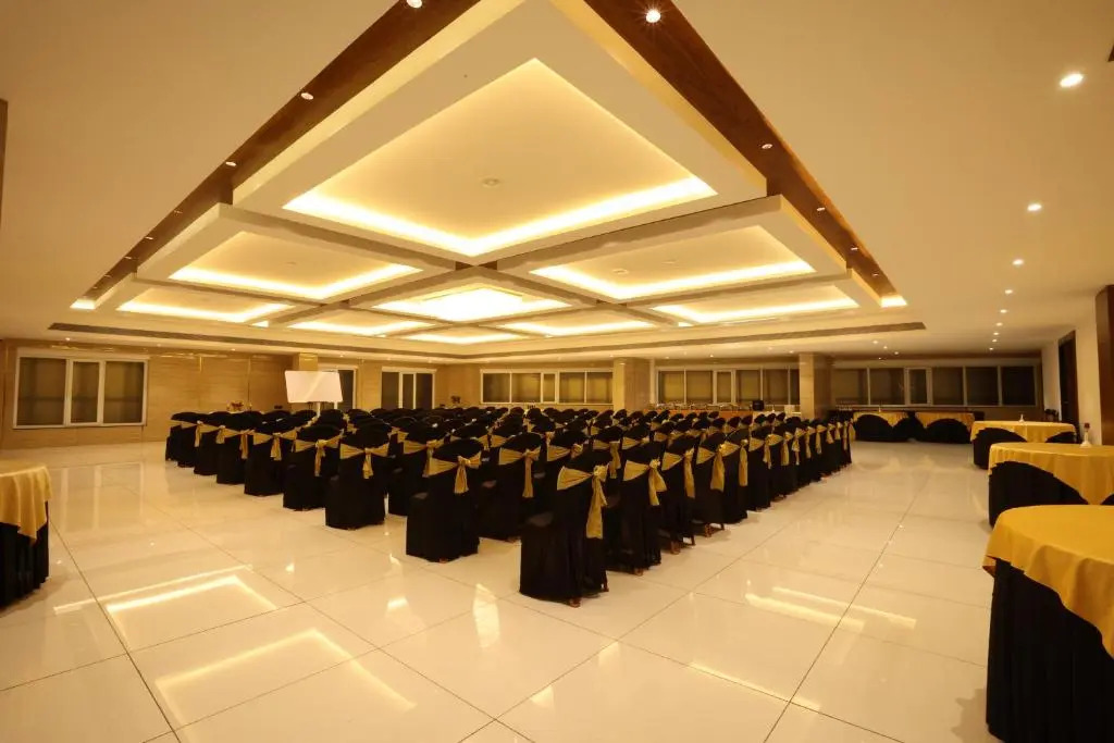 Royal Plaza Suites by RAK Rooms, Mangaluru