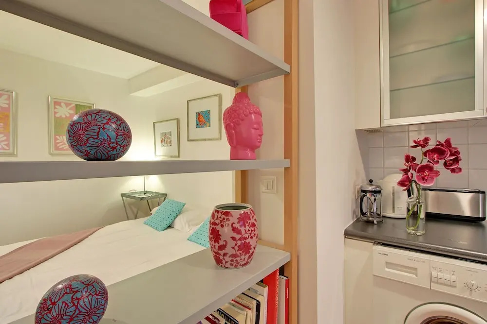 S09278 - Studio with patio for 3 people, Grand Boulevards