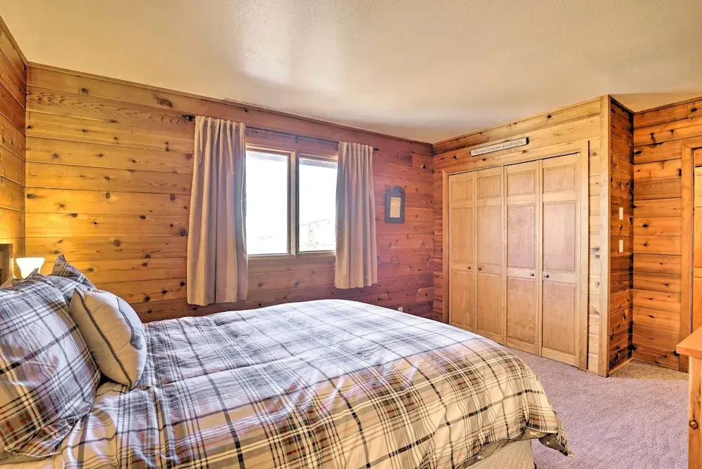 1 Mi to Granby Ranch: Family-friendly Cabin!