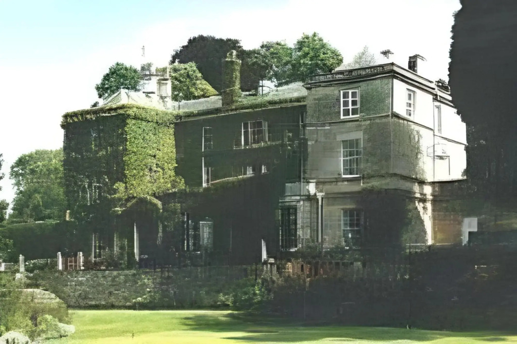 Burleigh Court Hotel