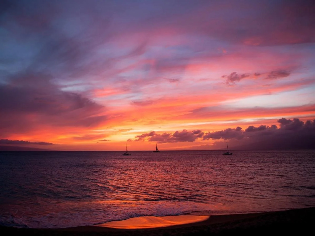 Royal Lahaina Resort & Bungalows