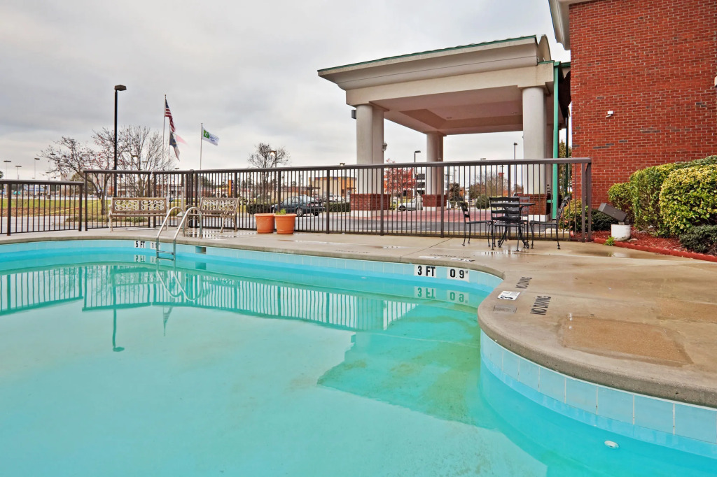 Holiday Inn Express & Suites Wilson-Downtown by IHG