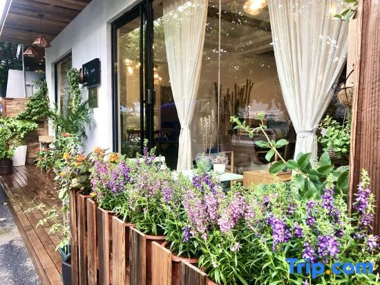Yuehu Lakeview Guesthouse